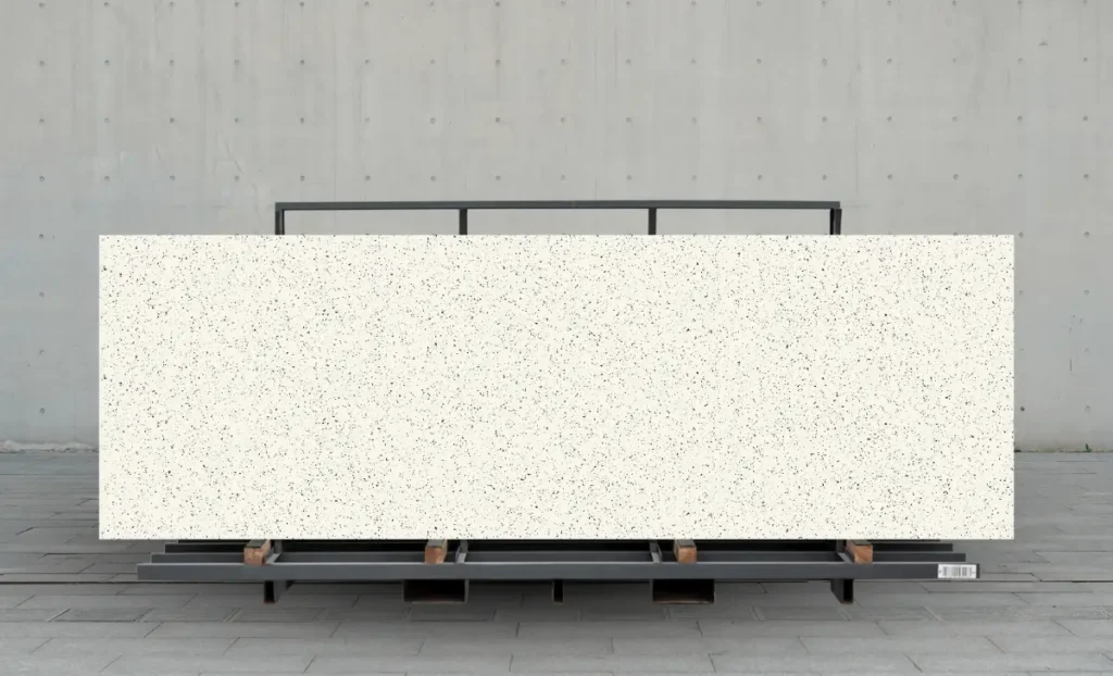 Saga White