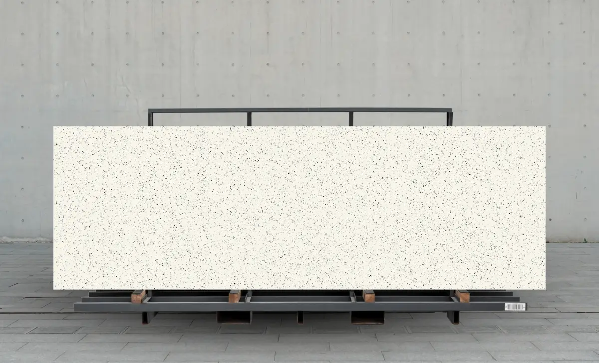 Saga White